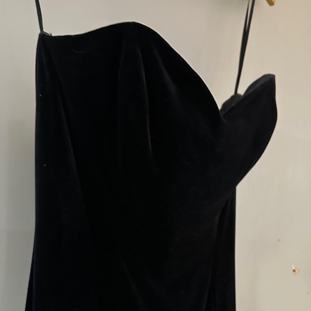 Black Strapless Velvet Gown Elegant Formal Evening Maxi Dress - Picture 5 of 7